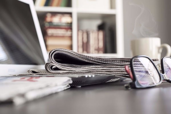 將要整列的零件隨意放到整列機治具板，然后加以各 01